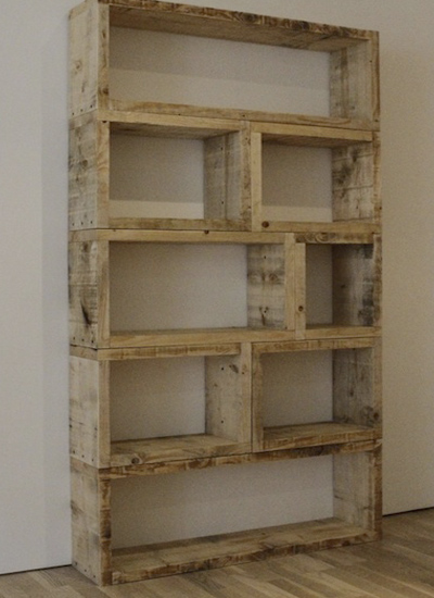 шкаф из деревянных поддонов