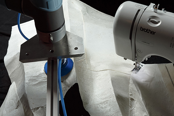 Sewing Robot  (робот-швея)