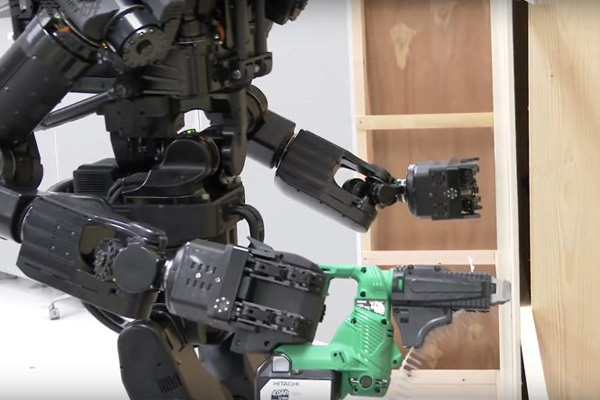Японский робот-гуманоид HRP-5P