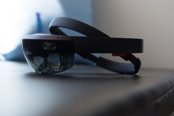 очки виртуальной реальности HoloLens 2